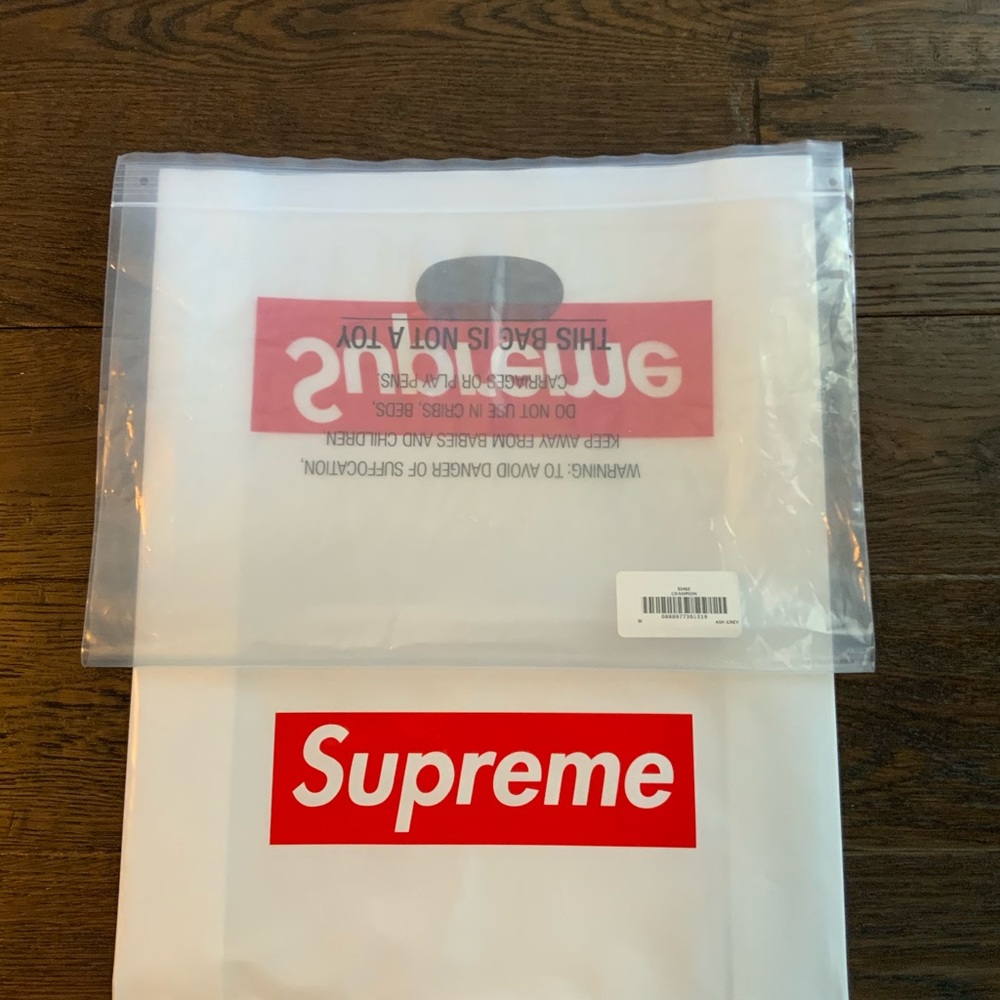 SUPREME X CHAMPION Arc Logo Zip Up (ASH GREY) - Picture 6 of 6
